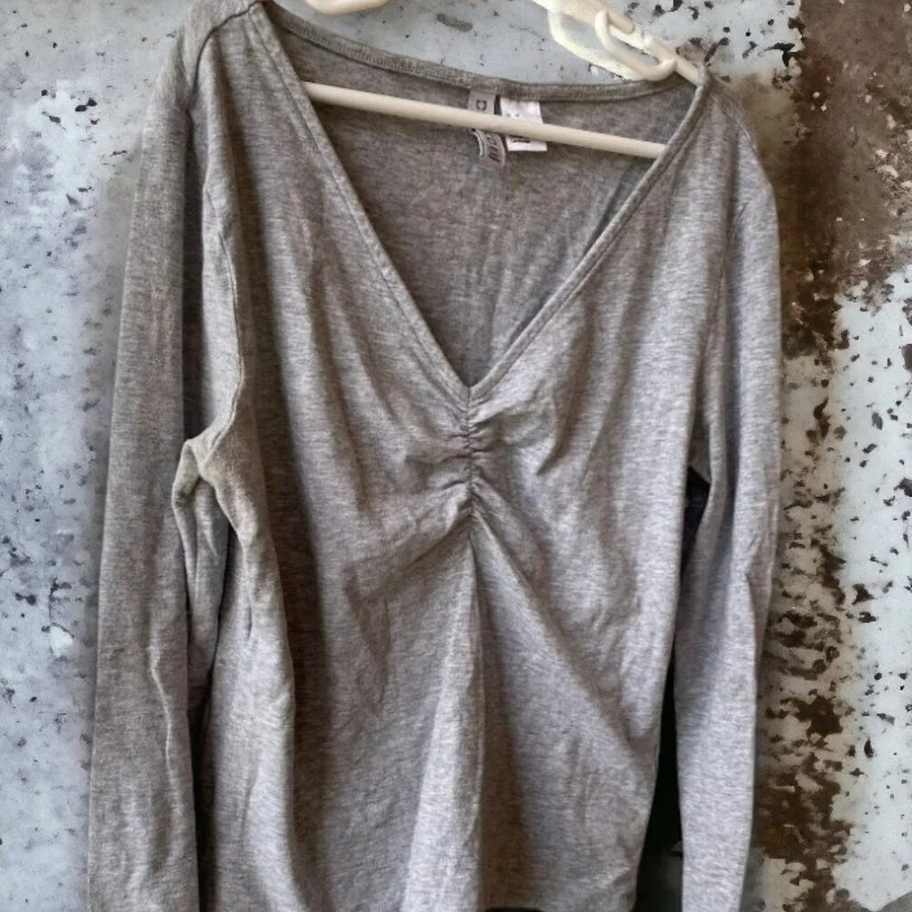 H&M Divided V-Neck Ruched Top (Junior)